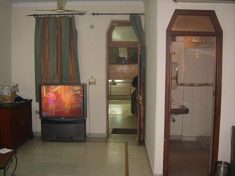 Hotel Pearl Plaza Nuova Delhi Esterno foto