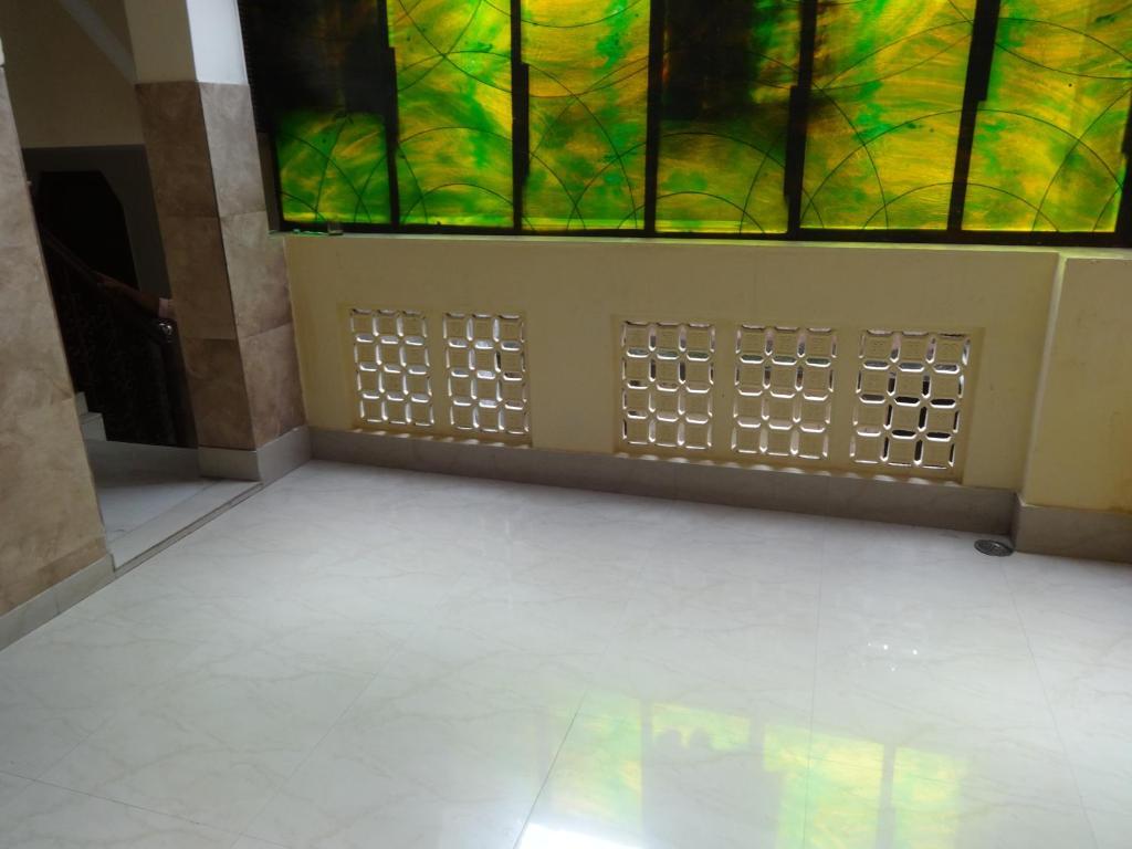 Hotel Pearl Plaza Nuova Delhi Esterno foto